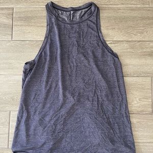 Lululemon workout top with optional tie back 10